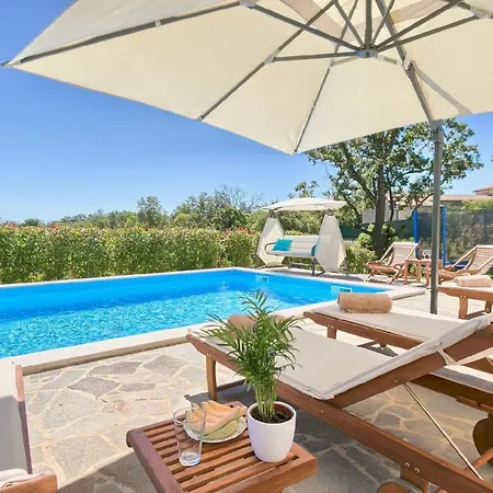 Mit Privatpool Fuer 12 Personen Ca 280 Qm In Muzini, Istrien Binnenland Von Istrien * Žminj