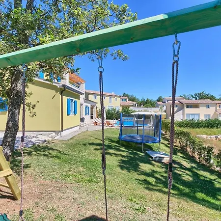 別荘 Mit Privatpool Fuer 12 Personen Ca 280 Qm In Muzini, Istrien Binnenland Von Istrien Žminj